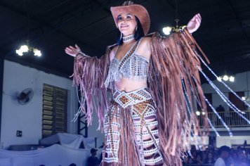 Foto - Desfile da Escolha da Rainha do 34º Rodeio de Bofete