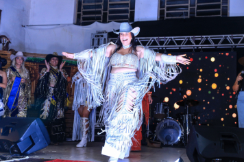 Foto - Desfile da Escolha da Rainha do 34º Rodeio de Bofete