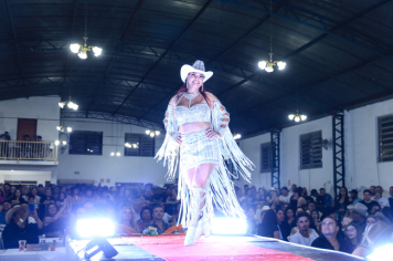 Foto - Desfile da Escolha da Rainha do 34º Rodeio de Bofete