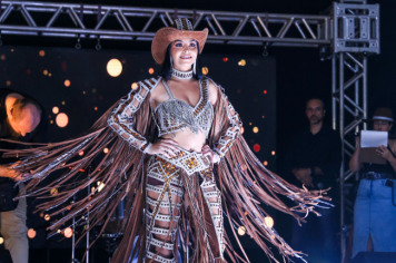 Foto - Desfile da Escolha da Rainha do 34º Rodeio de Bofete