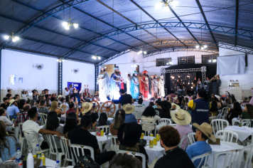 Foto - Desfile da Escolha da Rainha do 34º Rodeio de Bofete