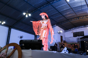 Foto - Desfile da Escolha da Rainha do 34º Rodeio de Bofete