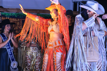 Foto - Desfile da Escolha da Rainha do 34º Rodeio de Bofete