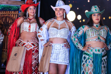Foto - Desfile da Escolha da Rainha do 34º Rodeio de Bofete
