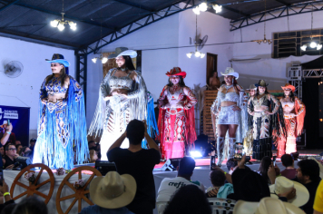 Foto - Desfile da Escolha da Rainha do 34º Rodeio de Bofete