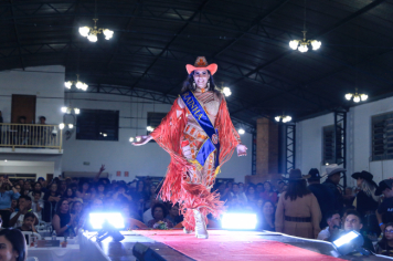 Foto - Desfile da Escolha da Rainha do 34º Rodeio de Bofete