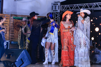Foto - Desfile da Escolha da Rainha do 34º Rodeio de Bofete