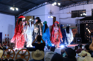 Foto - Desfile da Escolha da Rainha do 34º Rodeio de Bofete