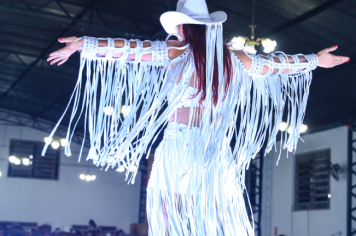 Foto - Desfile da Escolha da Rainha do 34º Rodeio de Bofete