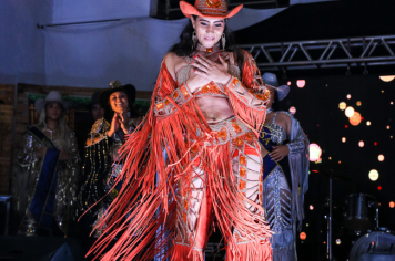 Foto - Desfile da Escolha da Rainha do 34º Rodeio de Bofete