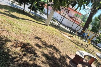 Equipe de Manutenção da Prefeitura Municipal de Bofete realiza limpeza e roçada na Praça no Jardim Santa Catarina