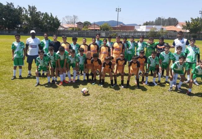 Amistoso de Futebol Infantil