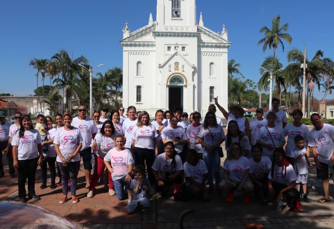 Caminhada em prol a Campanha do Outubro Rosa