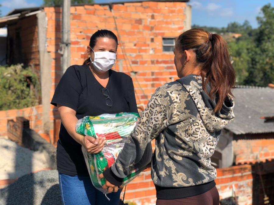 Fundo Social entrega cestas básicas para famílias cadastradas em Estado de Vulnerabilidade