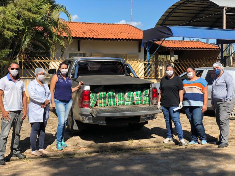 Fundo Social realiza entrega de cestas básicas na Baronesa e Alpes da Castelo