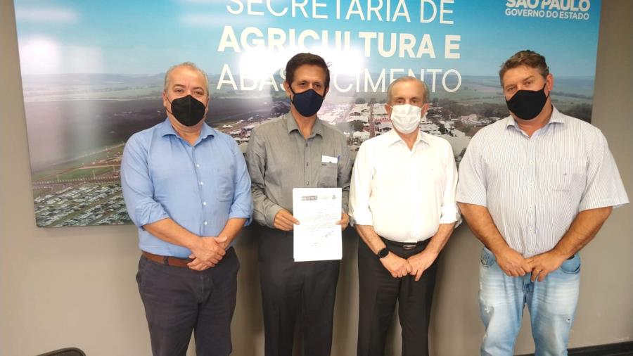 Prefeito e Diretor de Agricultura levam demandas do munícipio à Secretaria de Estado da Agricultura